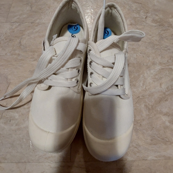 Tommy Bahama canva sneakers bnwt size 6.5 - Picture 3 of 5